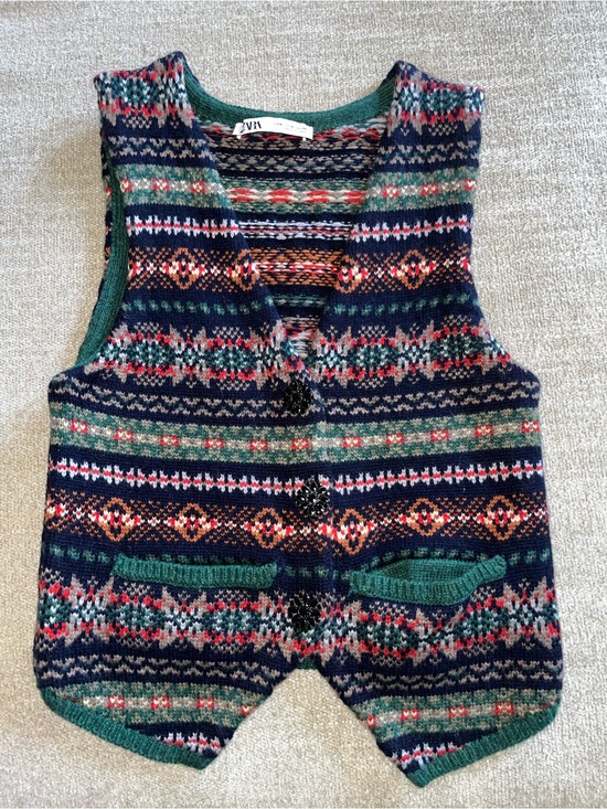 Zara Other - Zara Multicolor Fair Isle Knit Vest - Navy, Green, Red